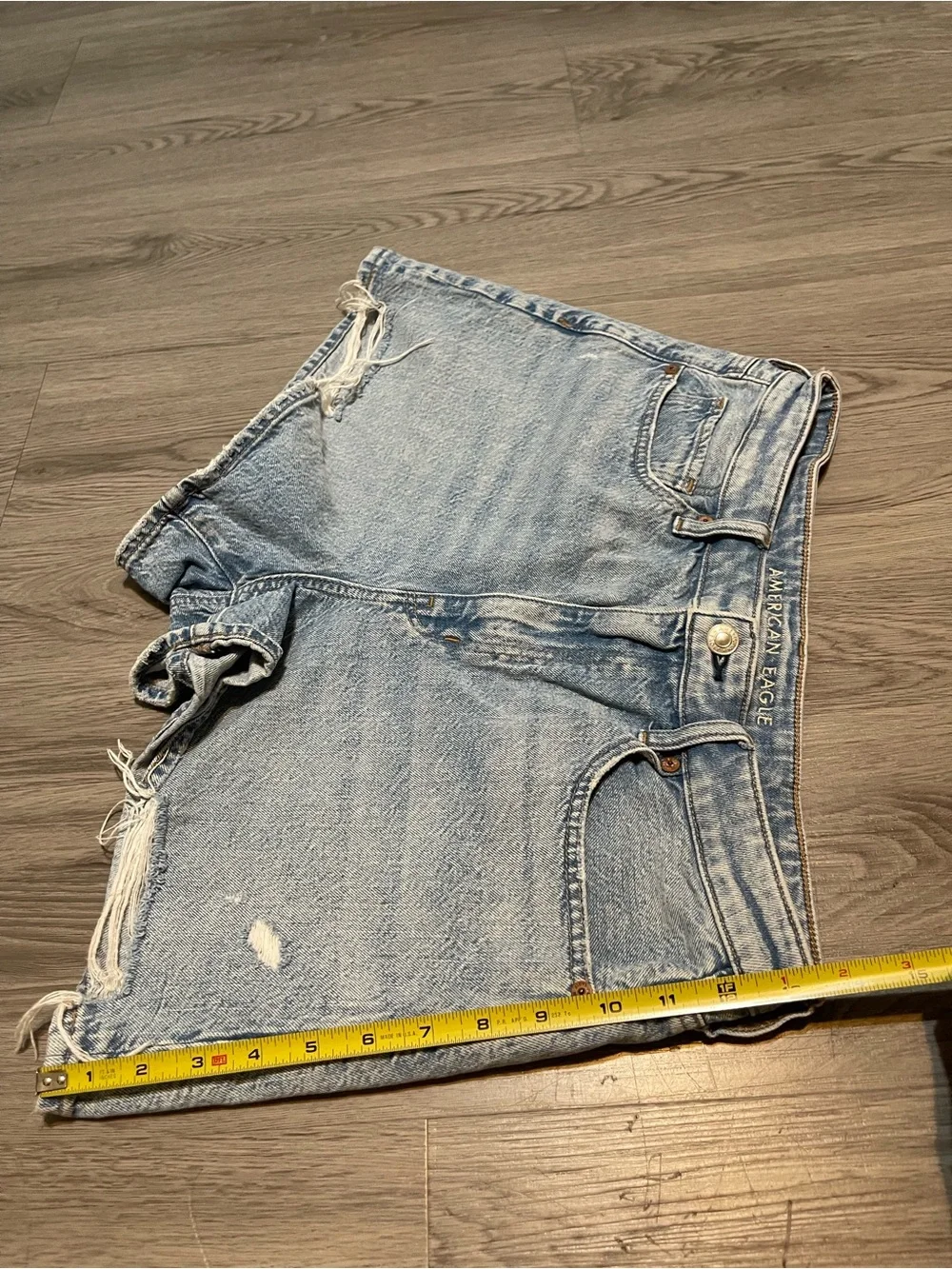 American eagle High-Rise mom shorts Light Blue Denim Shorts
